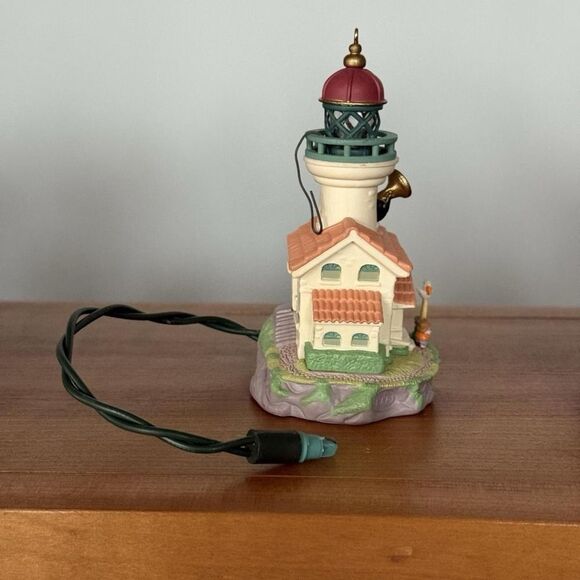 Hallmark Keepsake Christmas Ornament Lighthouse Greetings From 1998 - Picture 8 of 8